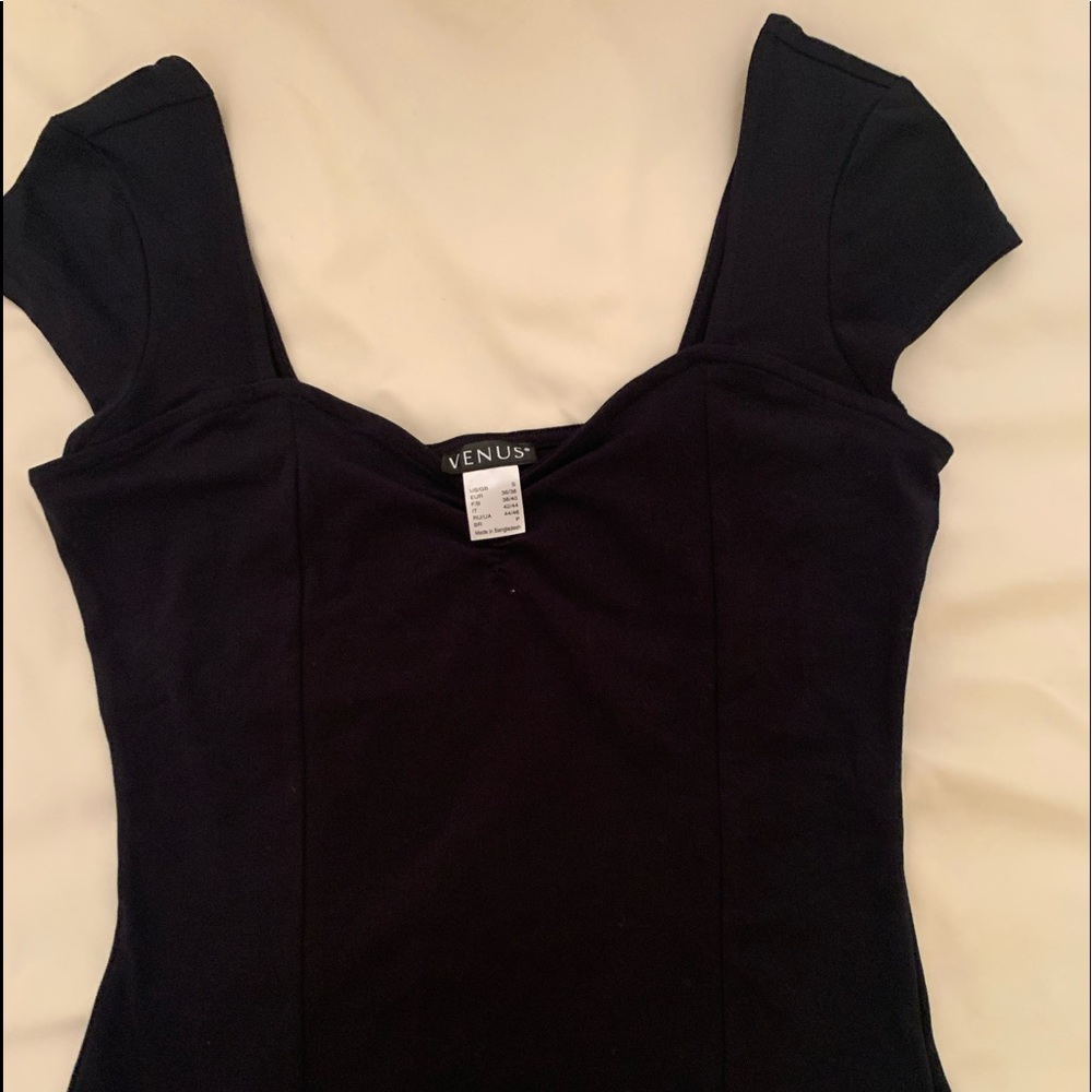 black venus top